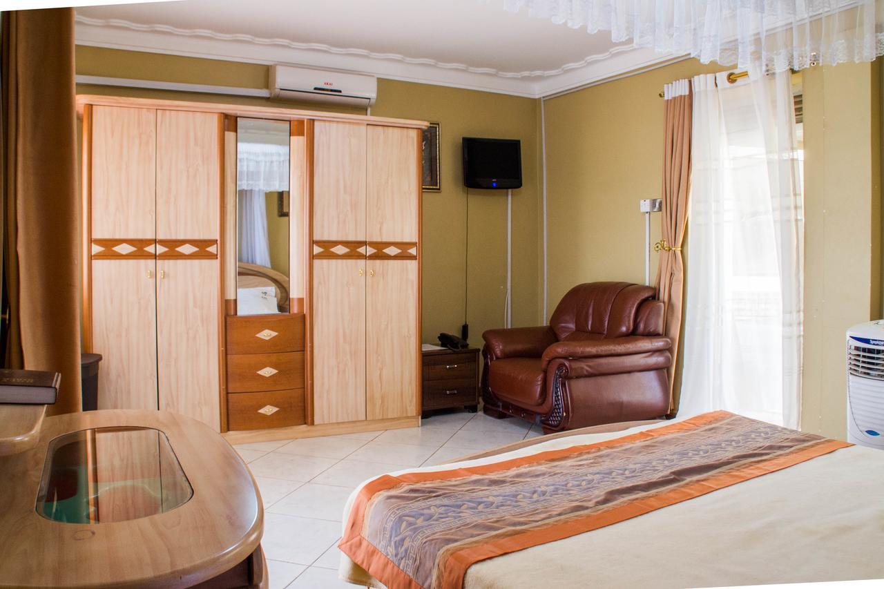 Desert Breeze Hotel Arua Экстерьер фото