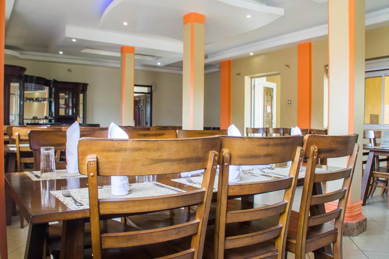 Desert Breeze Hotel Arua Экстерьер фото