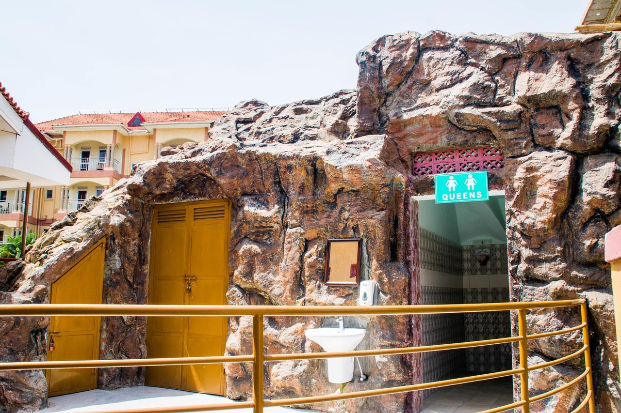 Desert Breeze Hotel Arua Экстерьер фото
