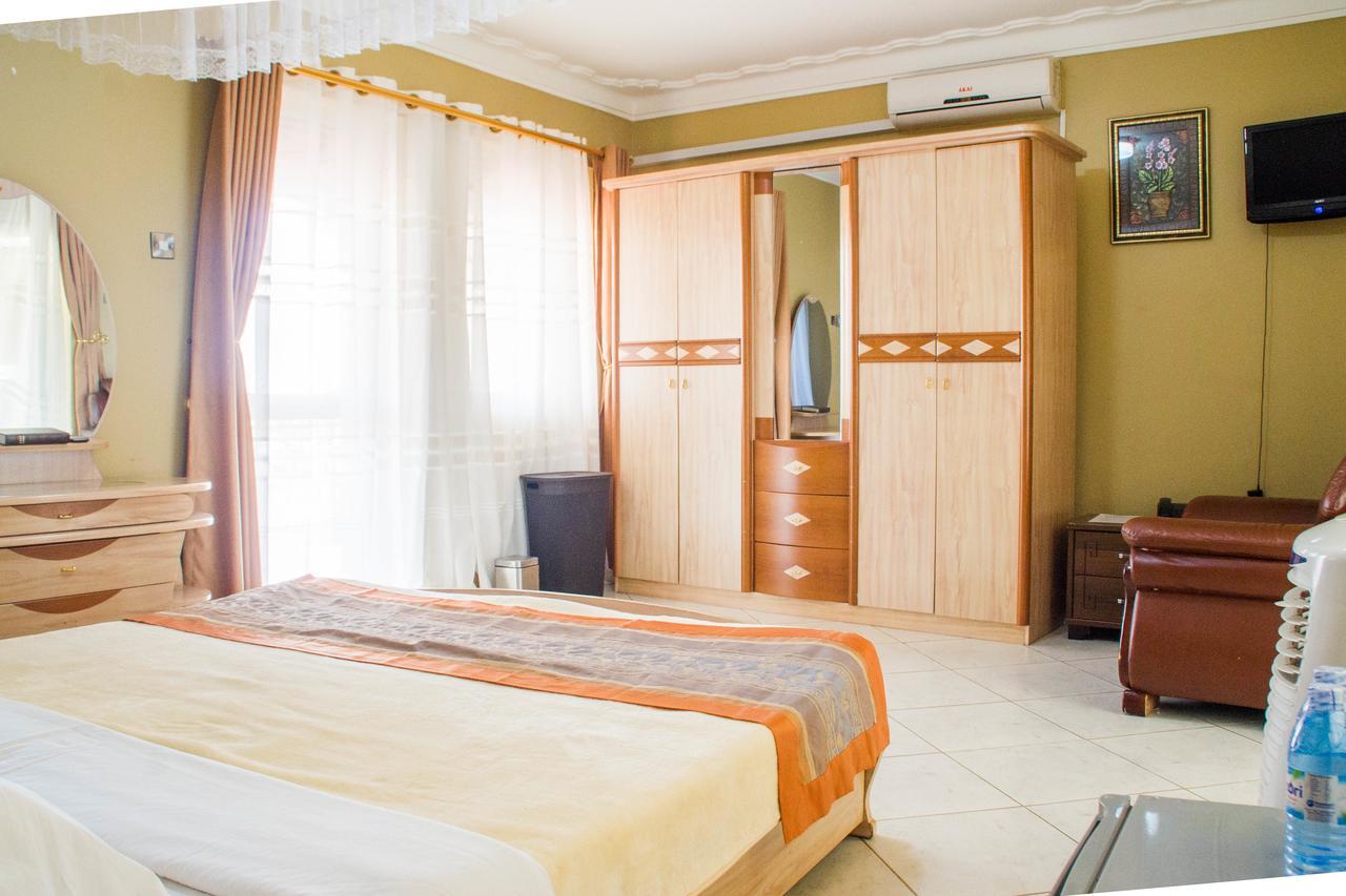 Desert Breeze Hotel Arua Экстерьер фото