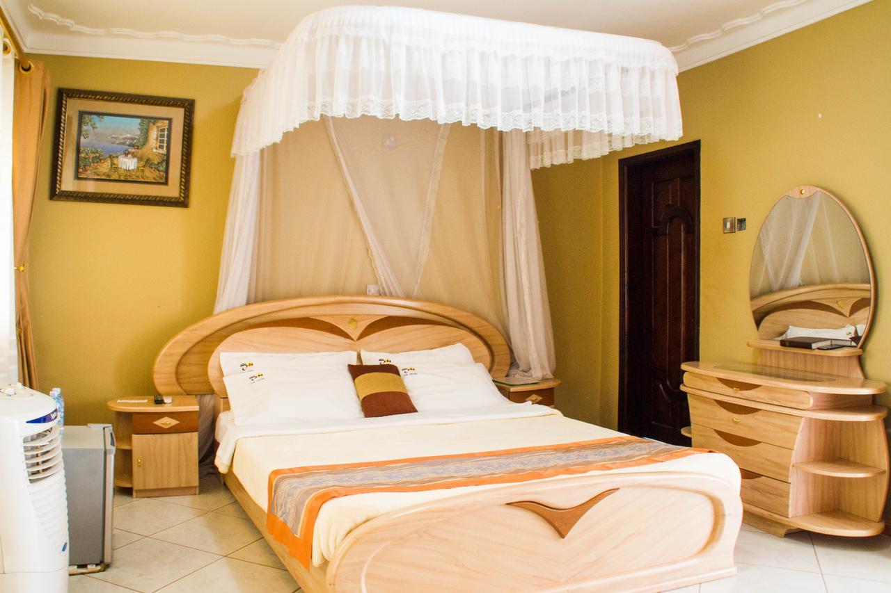 Desert Breeze Hotel Arua Экстерьер фото