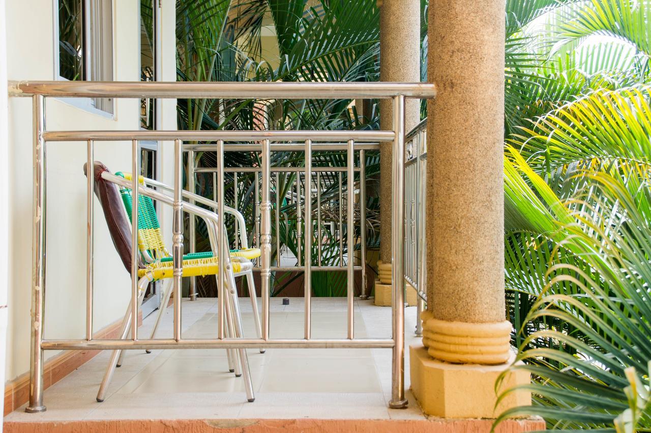 Desert Breeze Hotel Arua Экстерьер фото